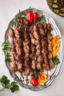  Shashlik: Uma Explosão de Sabores Carnosos e Marinados à Perfeição!