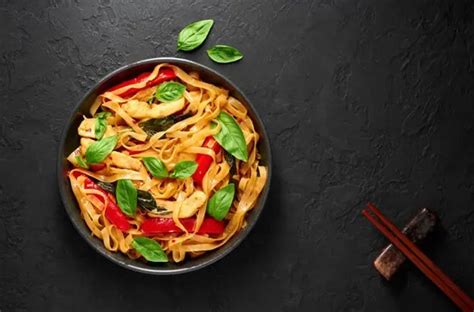  Noodles à Moda Suihua: Uma Sinfonia de Texturas e Sabores Picantes!